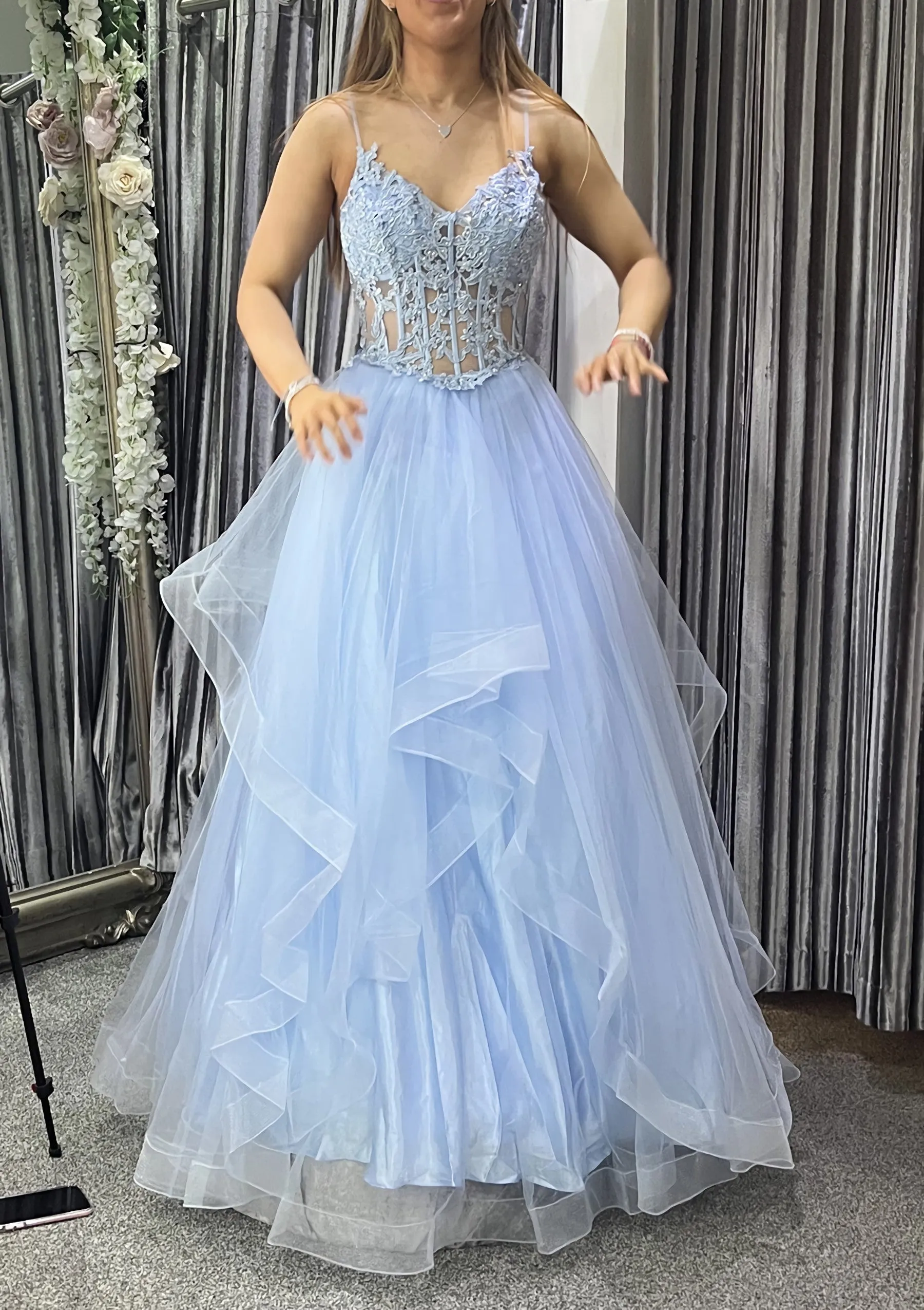 A-line V Neck Sleeveless Long/Floor-Length Tulle Charmeuse Prom Dress With Appliqued Lace