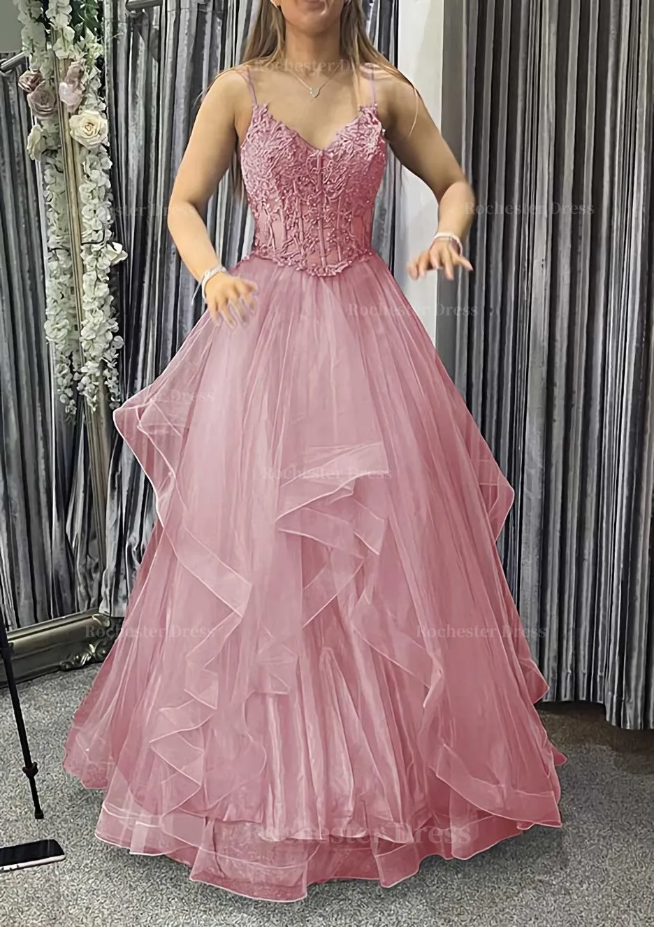 A-line V Neck Sleeveless Long/Floor-Length Tulle Charmeuse Prom Dress With Appliqued Lace