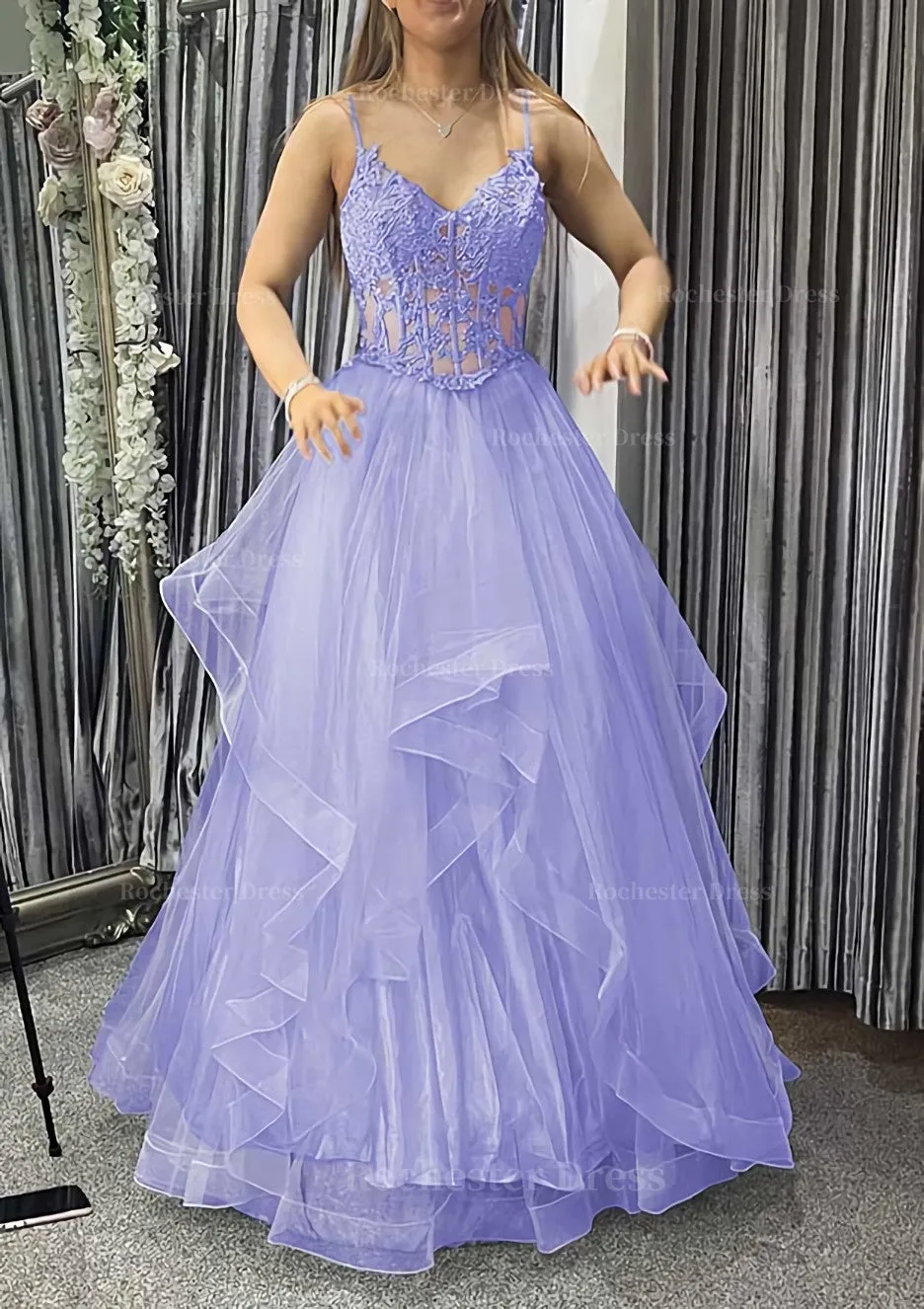 A-line V Neck Sleeveless Long/Floor-Length Tulle Charmeuse Prom Dress With Appliqued Lace