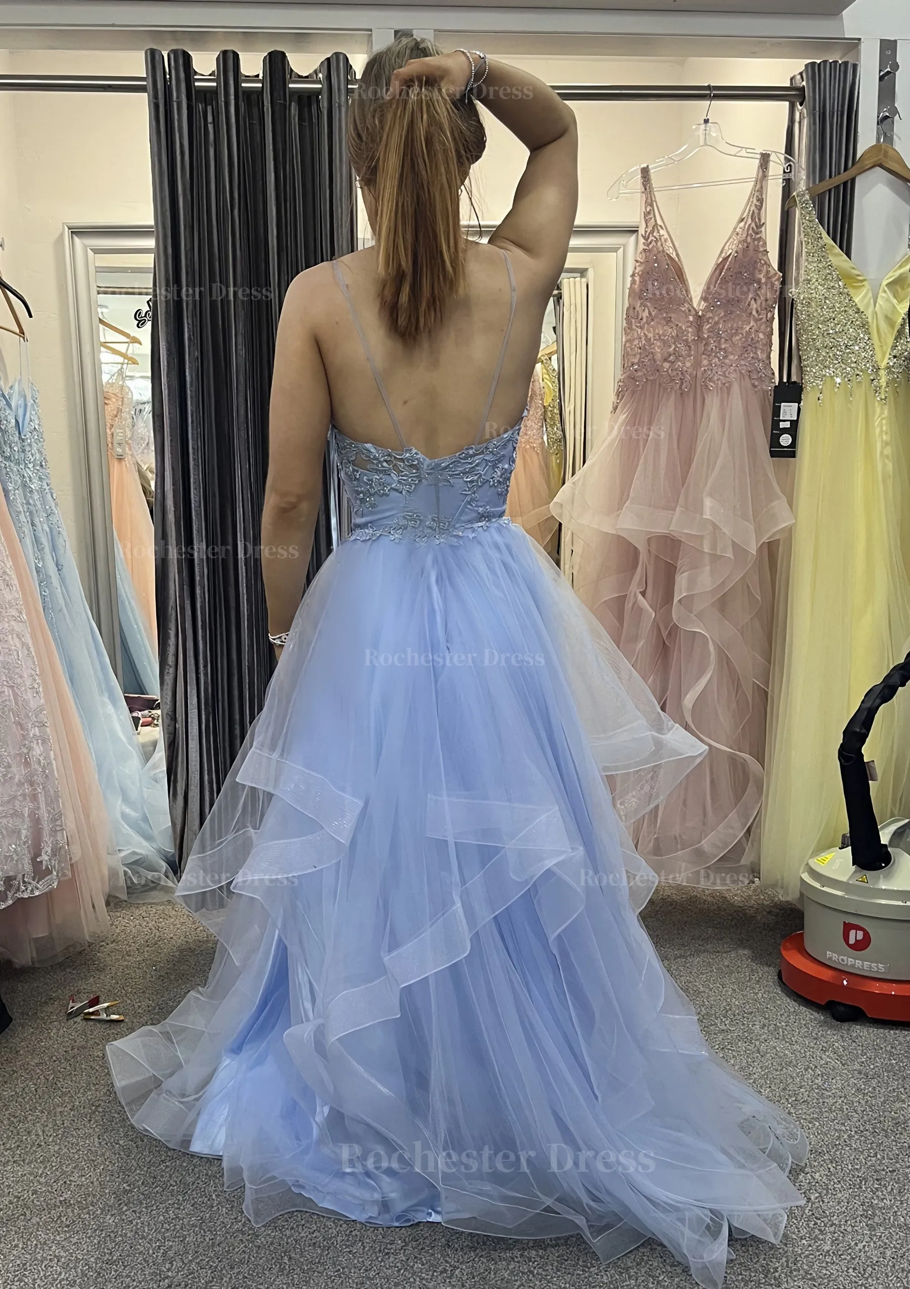 A-line V Neck Sleeveless Long/Floor-Length Tulle Charmeuse Prom Dress With Appliqued Lace