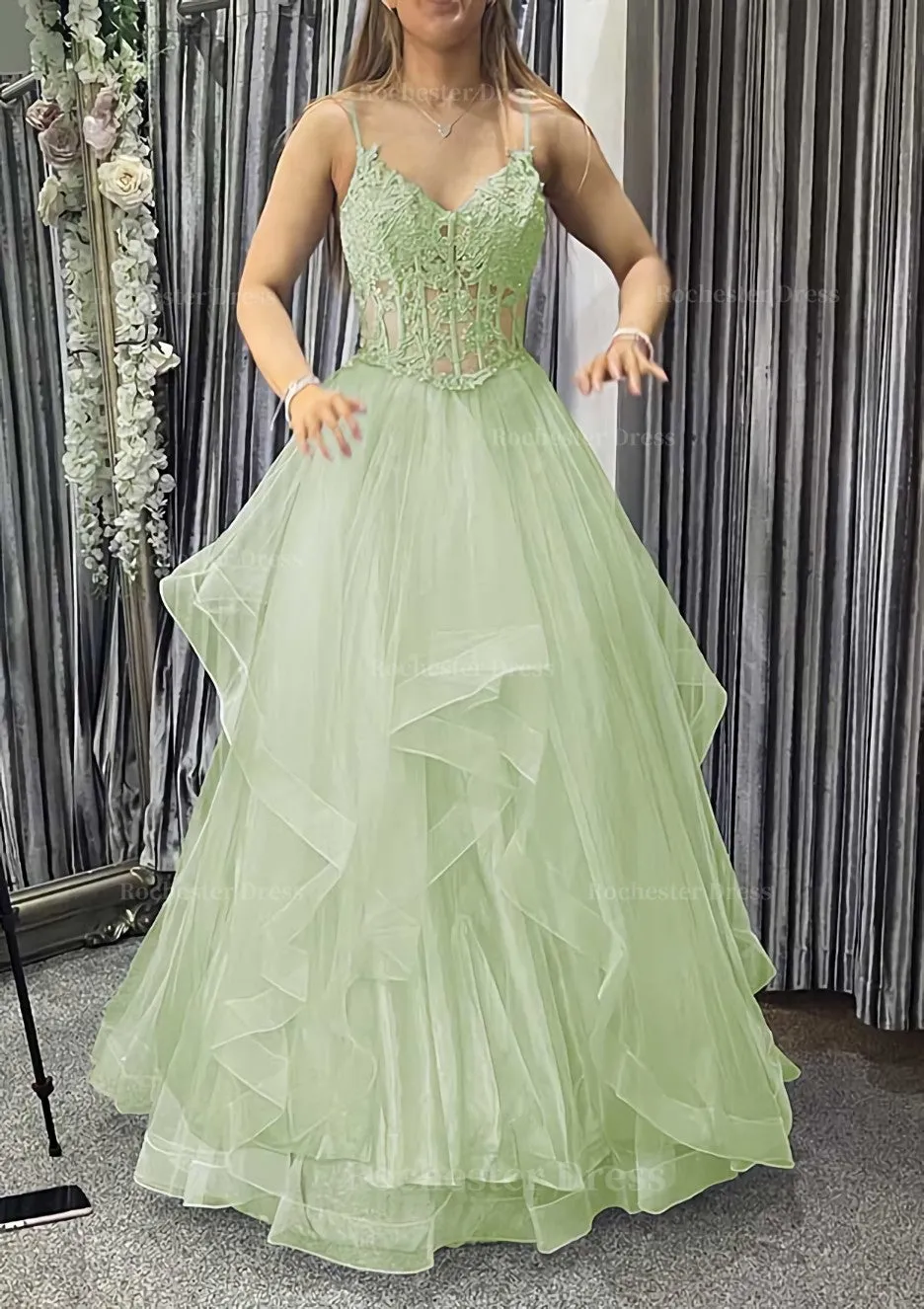 A-line V Neck Sleeveless Long/Floor-Length Tulle Charmeuse Prom Dress With Appliqued Lace