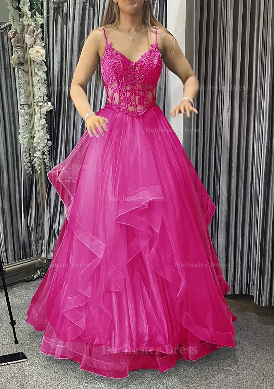 A-line V Neck Sleeveless Long/Floor-Length Tulle Charmeuse Prom Dress With Appliqued Lace