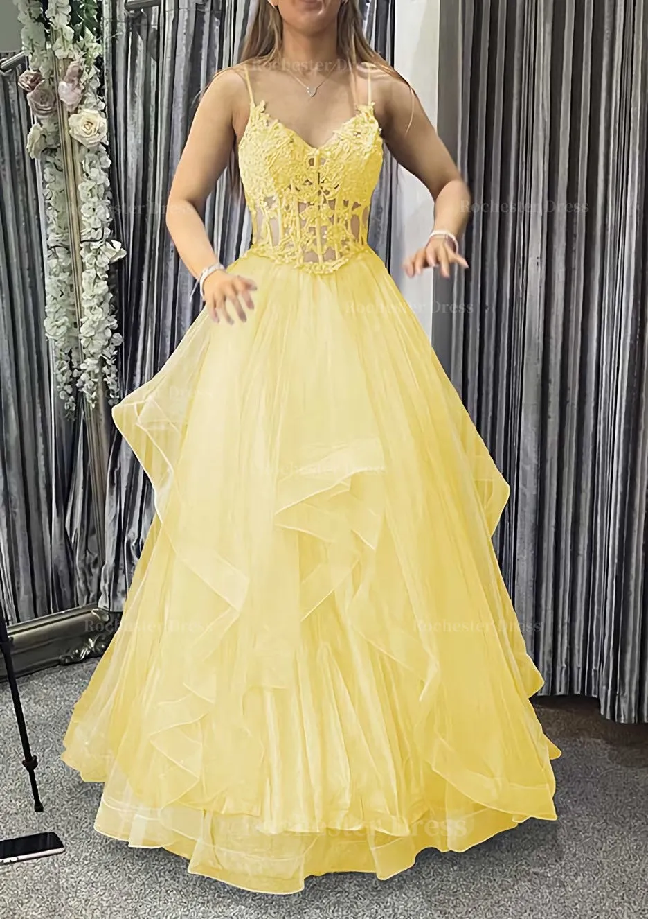 A-line V Neck Sleeveless Long/Floor-Length Tulle Charmeuse Prom Dress With Appliqued Lace