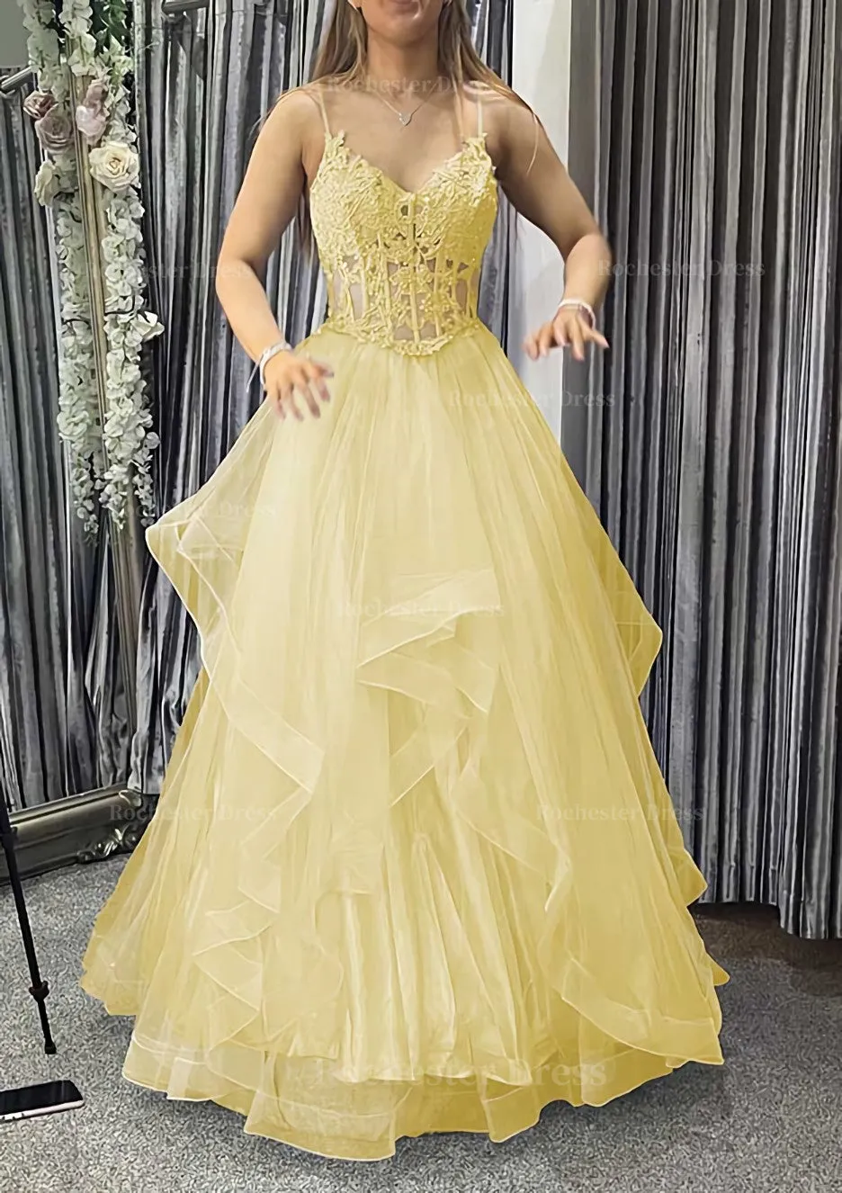 A-line V Neck Sleeveless Long/Floor-Length Tulle Charmeuse Prom Dress With Appliqued Lace