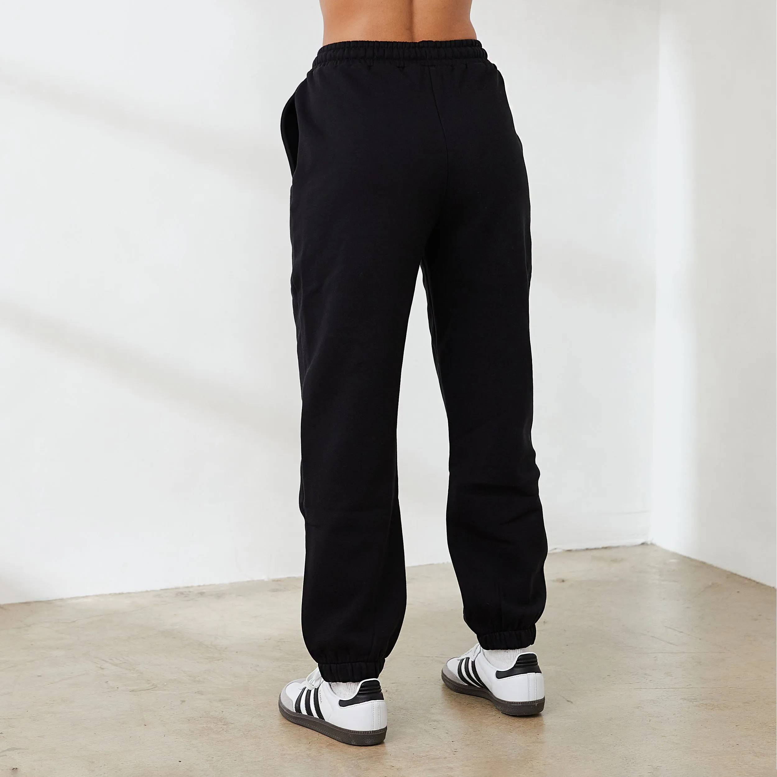 Essential Sweatpants - Black