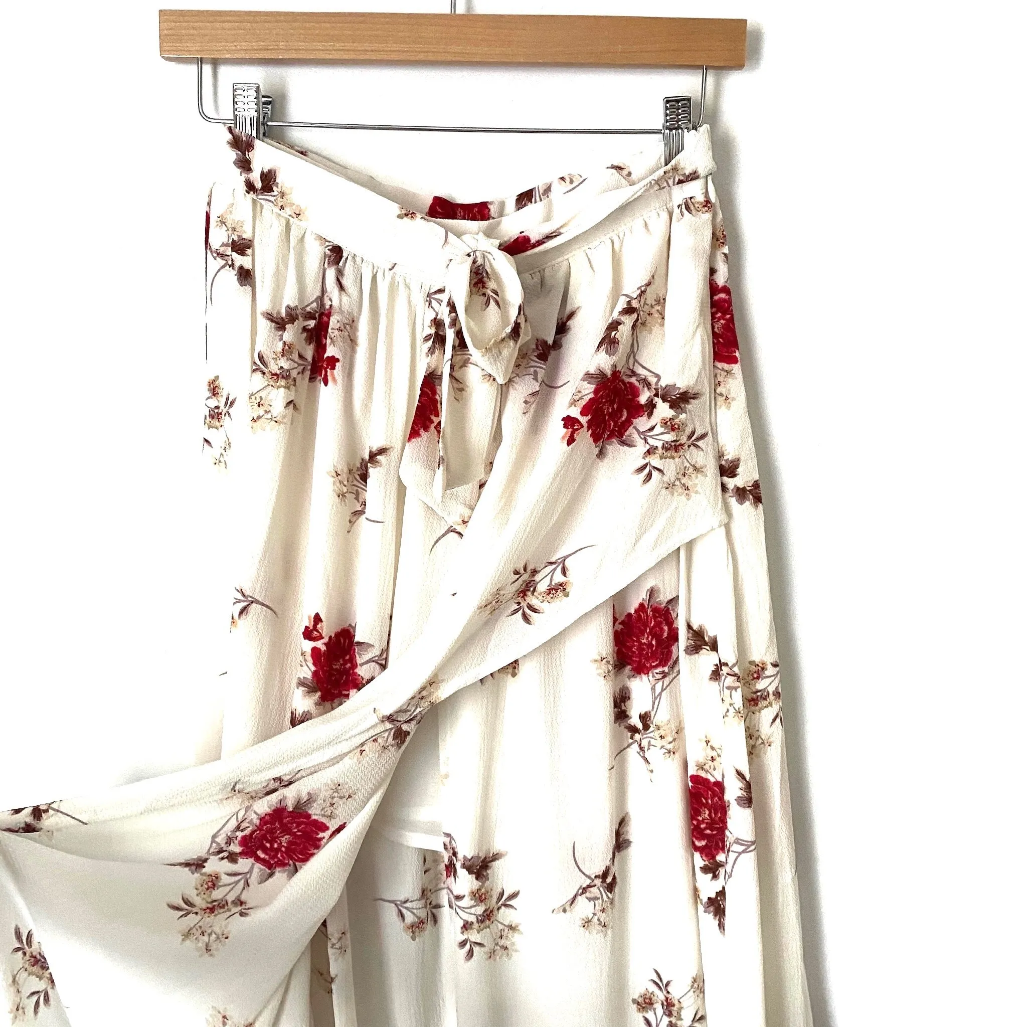 Goodnight Macaroon White Floral Maxi Skirt- Size M